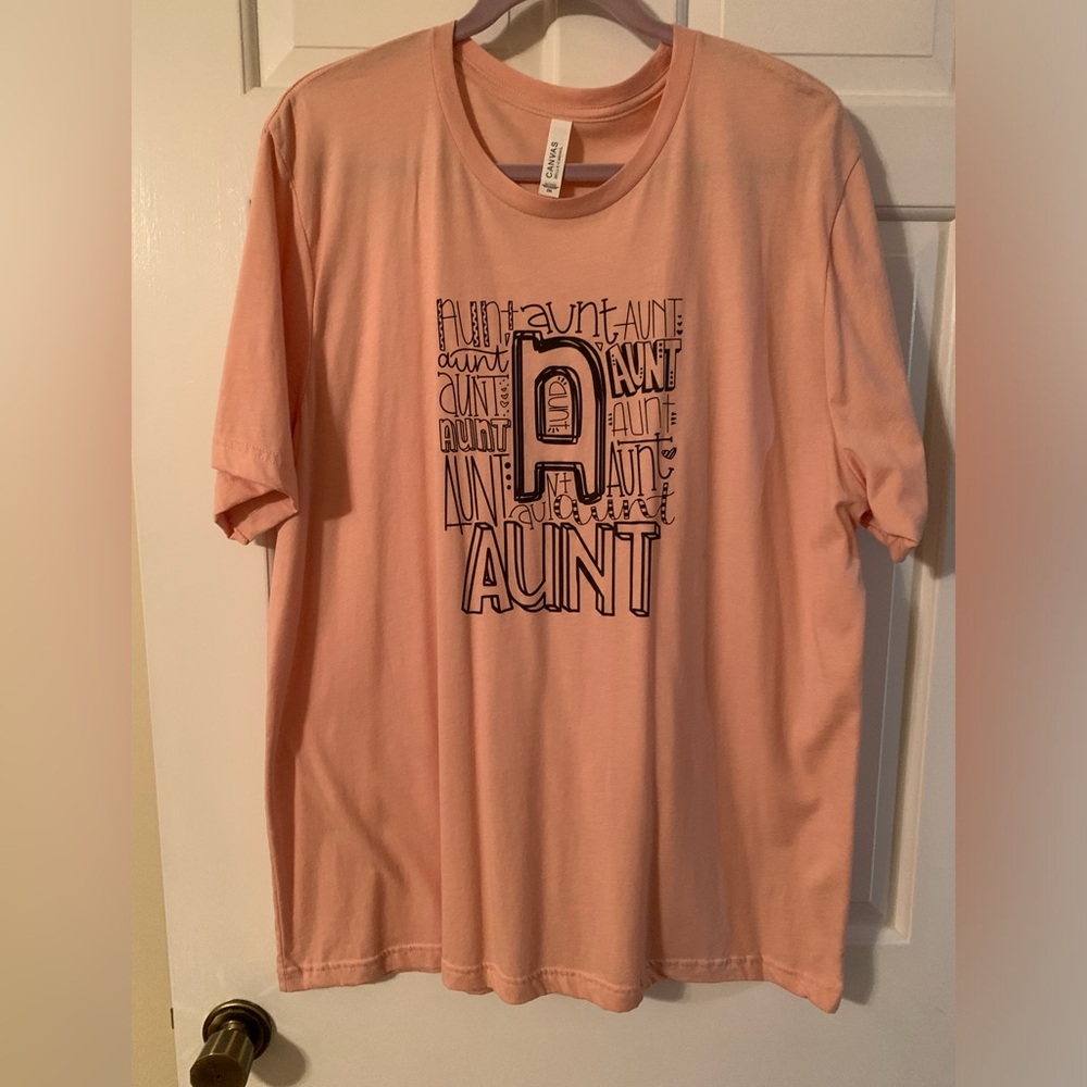 Light peach color Aunt graphic t-shirt